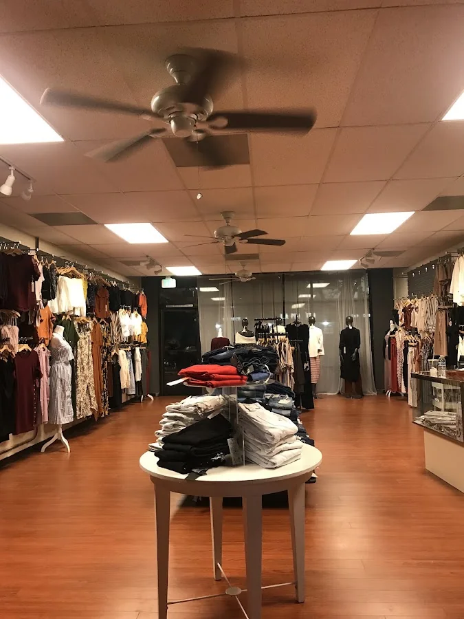 Cove Glam Boutique & Fajas Colombianas, homecoming, Quinceanera dresses, Wedding dresses, Prom dresses business photo
