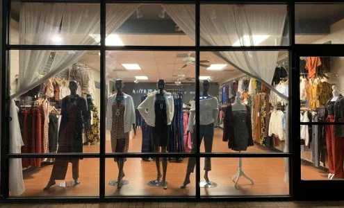 Cove Glam Boutique & Fajas Colombianas , Quinceanera dresses, Wedding dresses, Prom dresses business photo