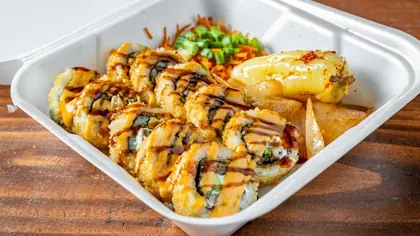 El Viejon Mariscos & Sushi, business photo 3