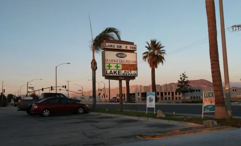 Lakeside Market business photo