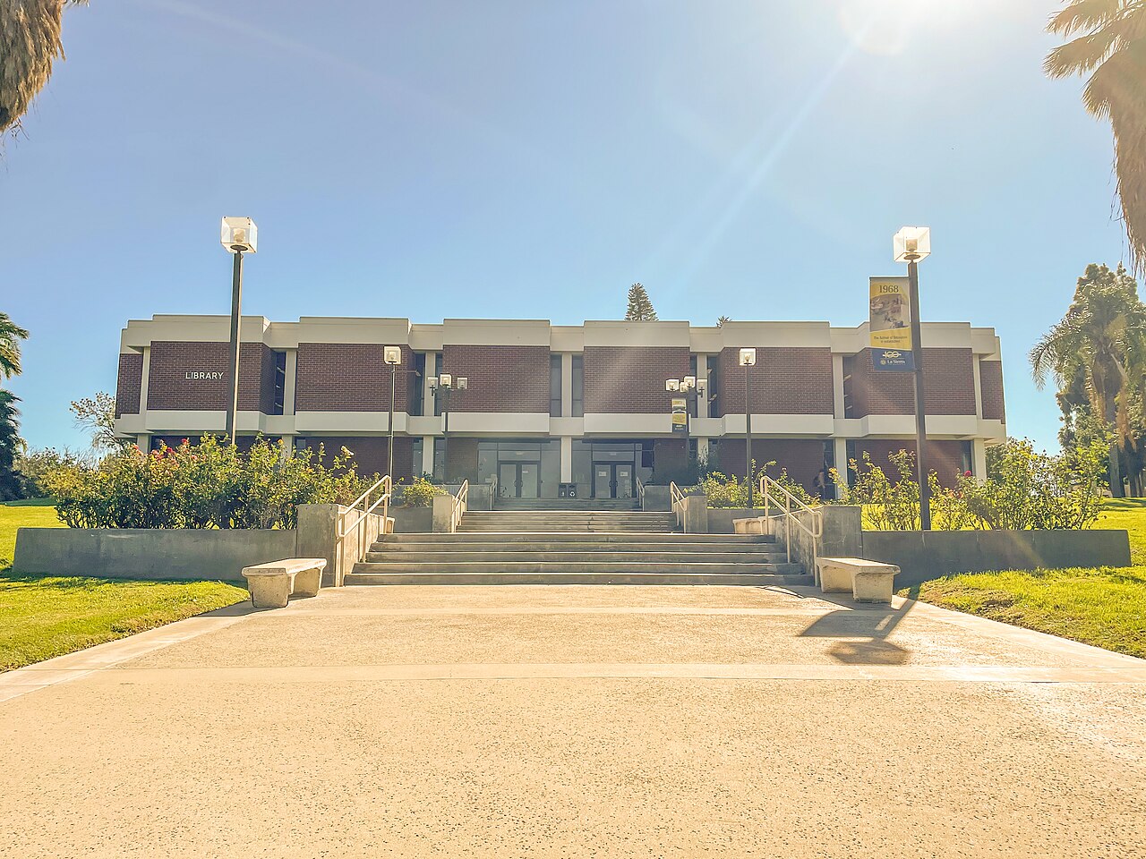La Sierra University Library 2023-1